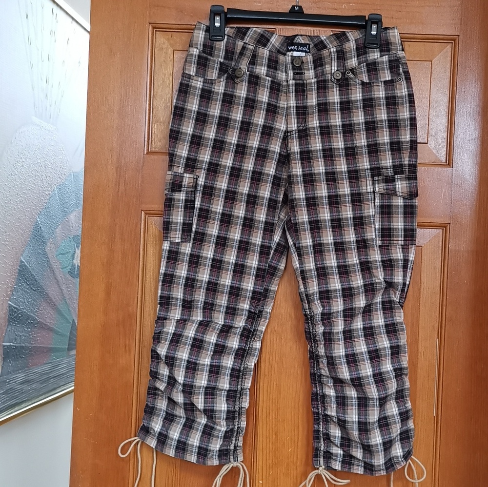 Wet seal Capri pants